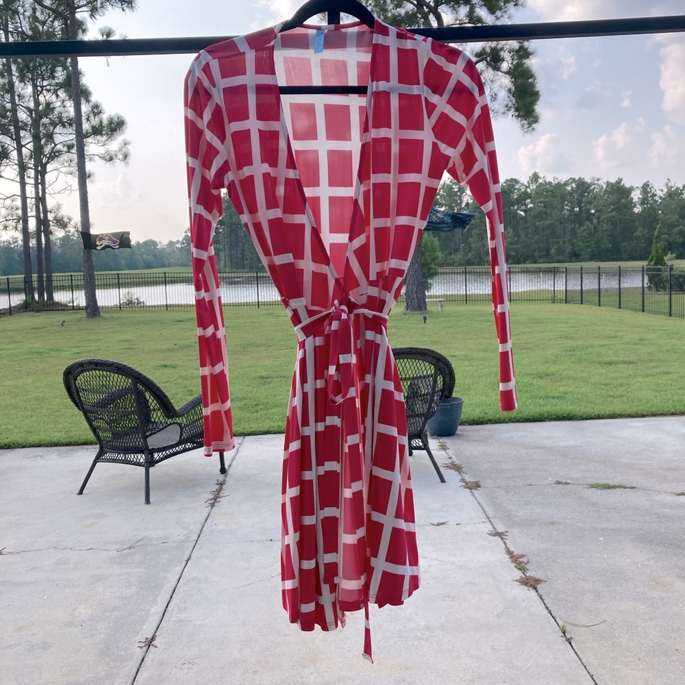 LOILA Pink & White WINDOWPANE 🪟 Wrap Dress - Picture 3 of 5